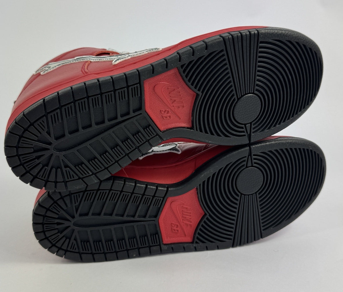 Nike SB Dunk x Oski ‘Red Shark’ Friends & Family Sneakers, photo 4