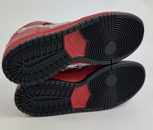 Nike SB Dunk x Oski ‘Red Shark’ Friends &amp; Family Sneakers، الصورة 4