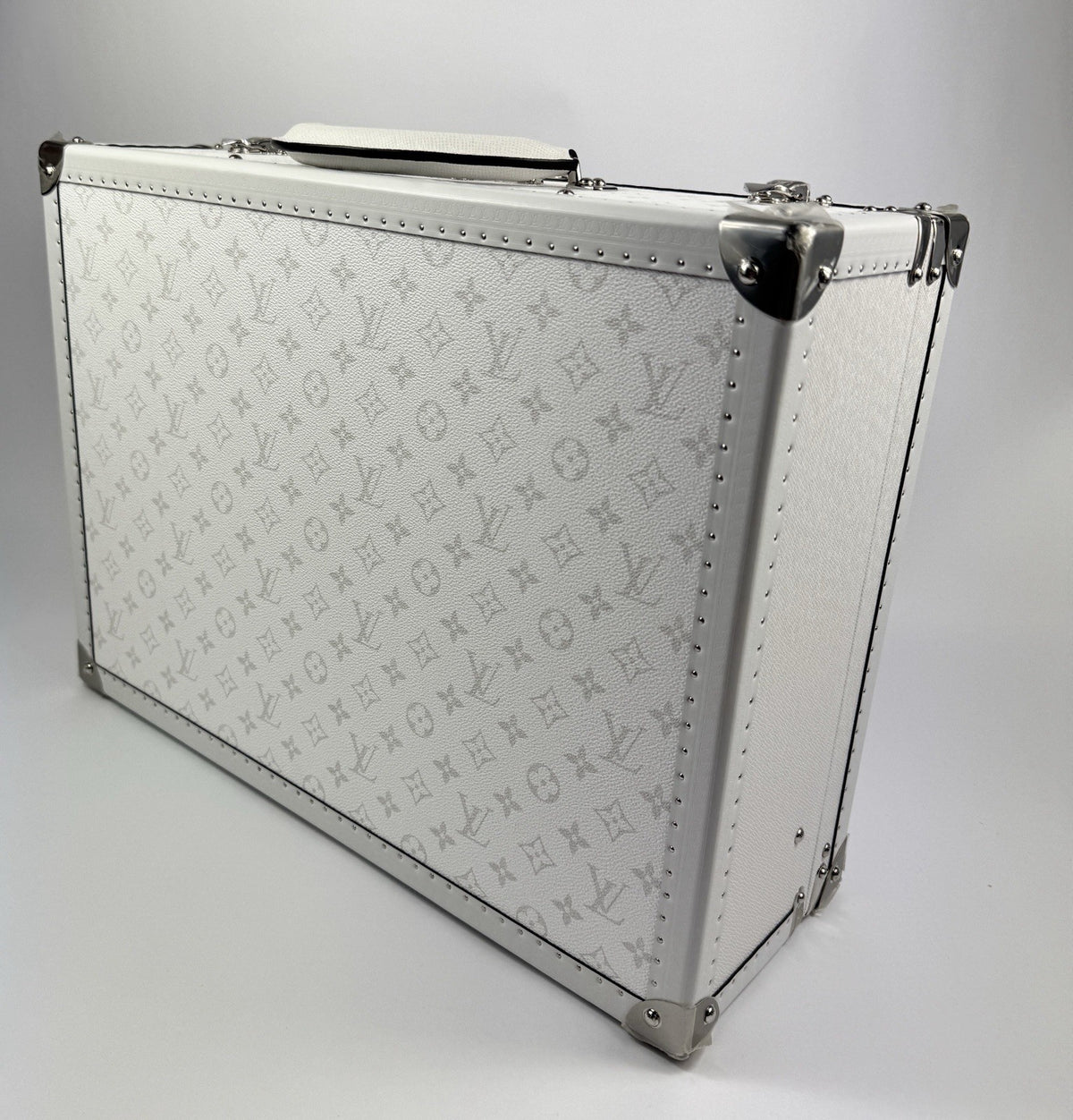 Louis Vuitton Bisten 50 Suitcase, photo 4