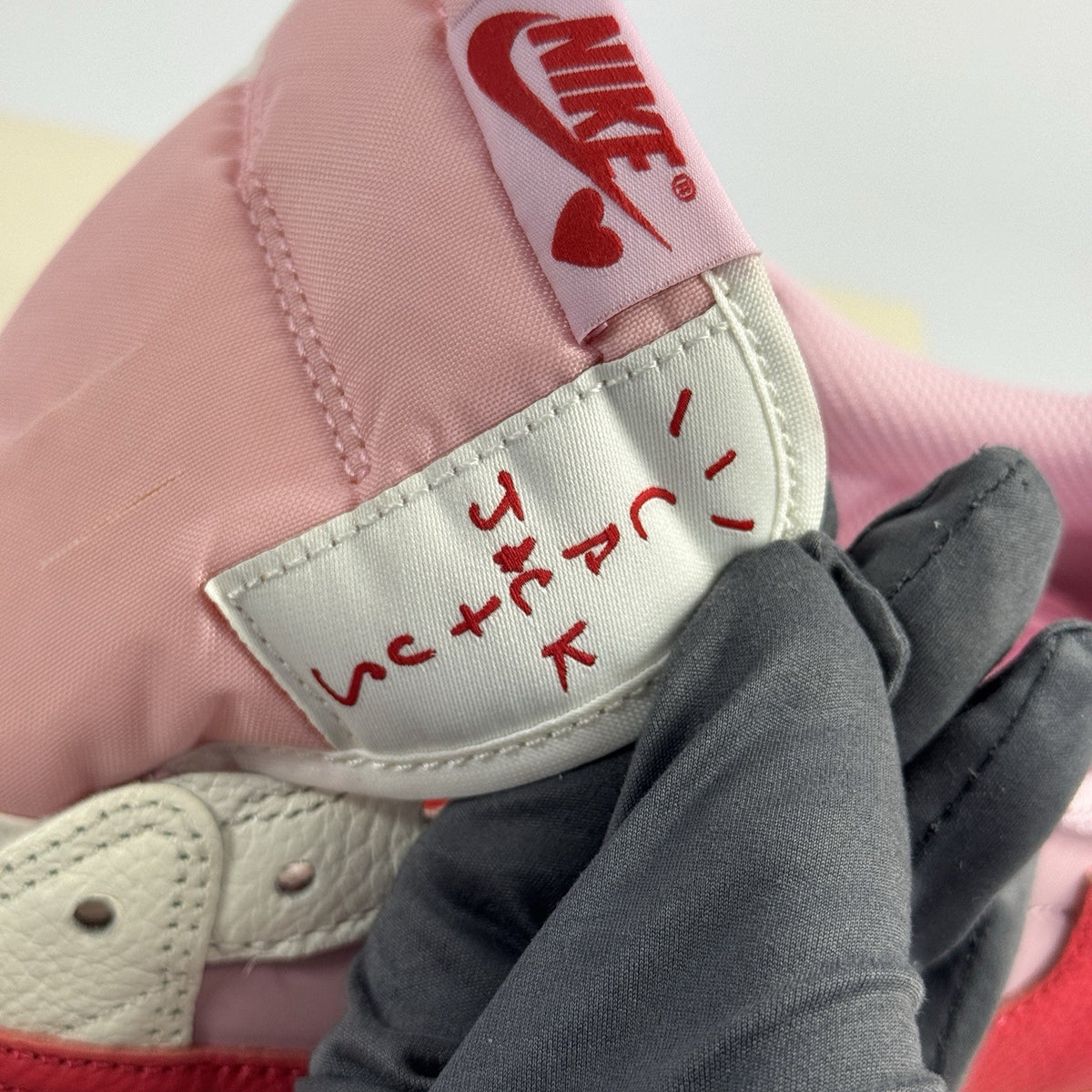 Jordan 1 Retro OG SP x Travis Scott Sail Tropical Pink Sneakers, photo 13