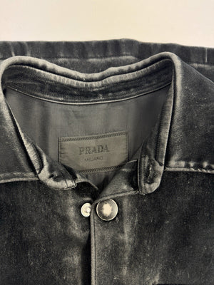 Pradaトライアングルロゴ ベルベットシャツ＆パンツ（写真5）