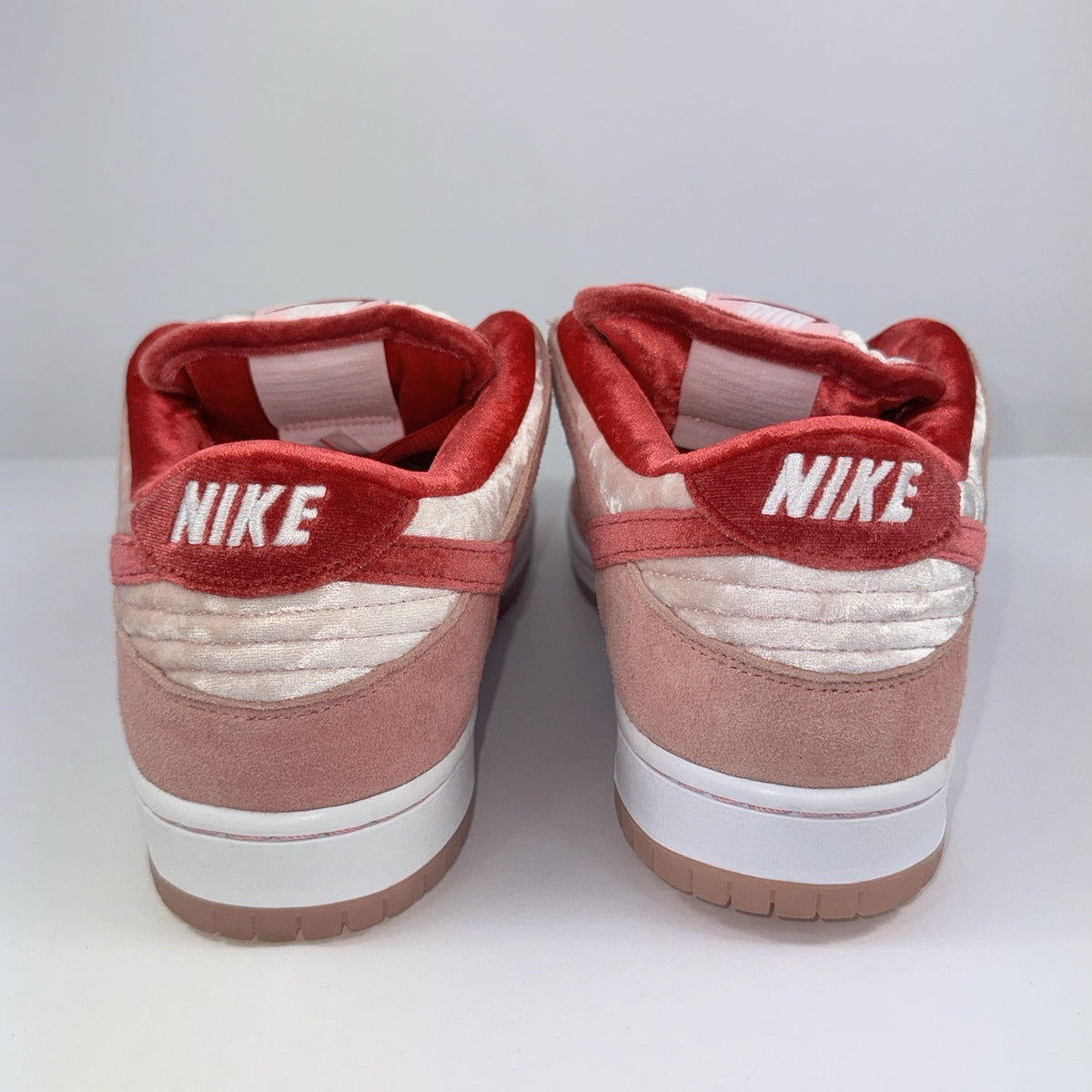 Nike Dunk SB Low Strange Love Skateboard Sneakers, photo 3