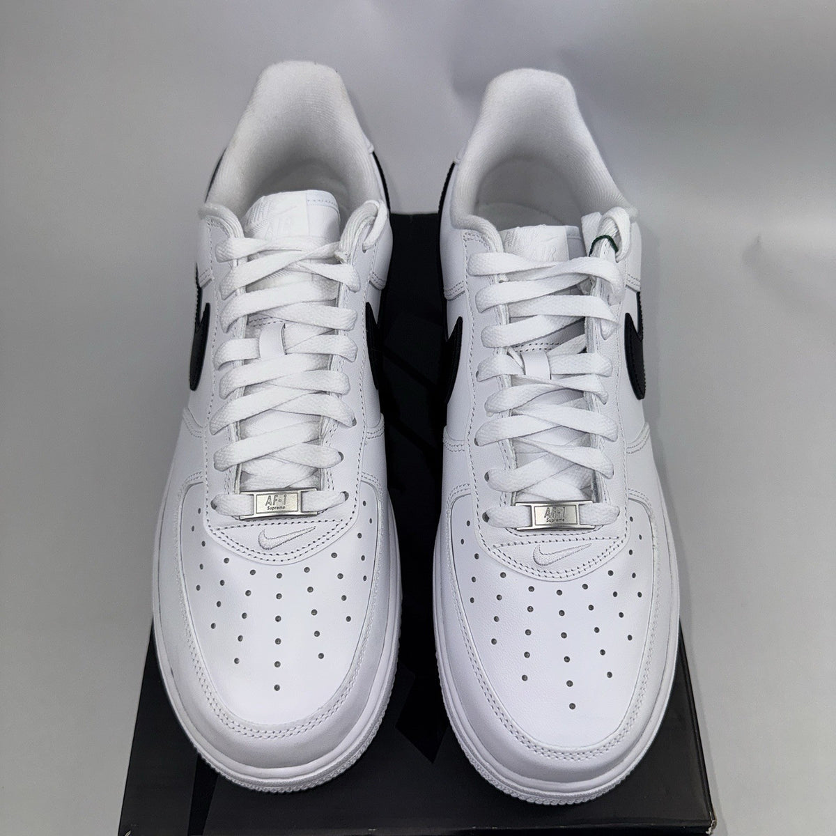 Nike Air Force 1 Low x Supreme Sneakers, photo 3