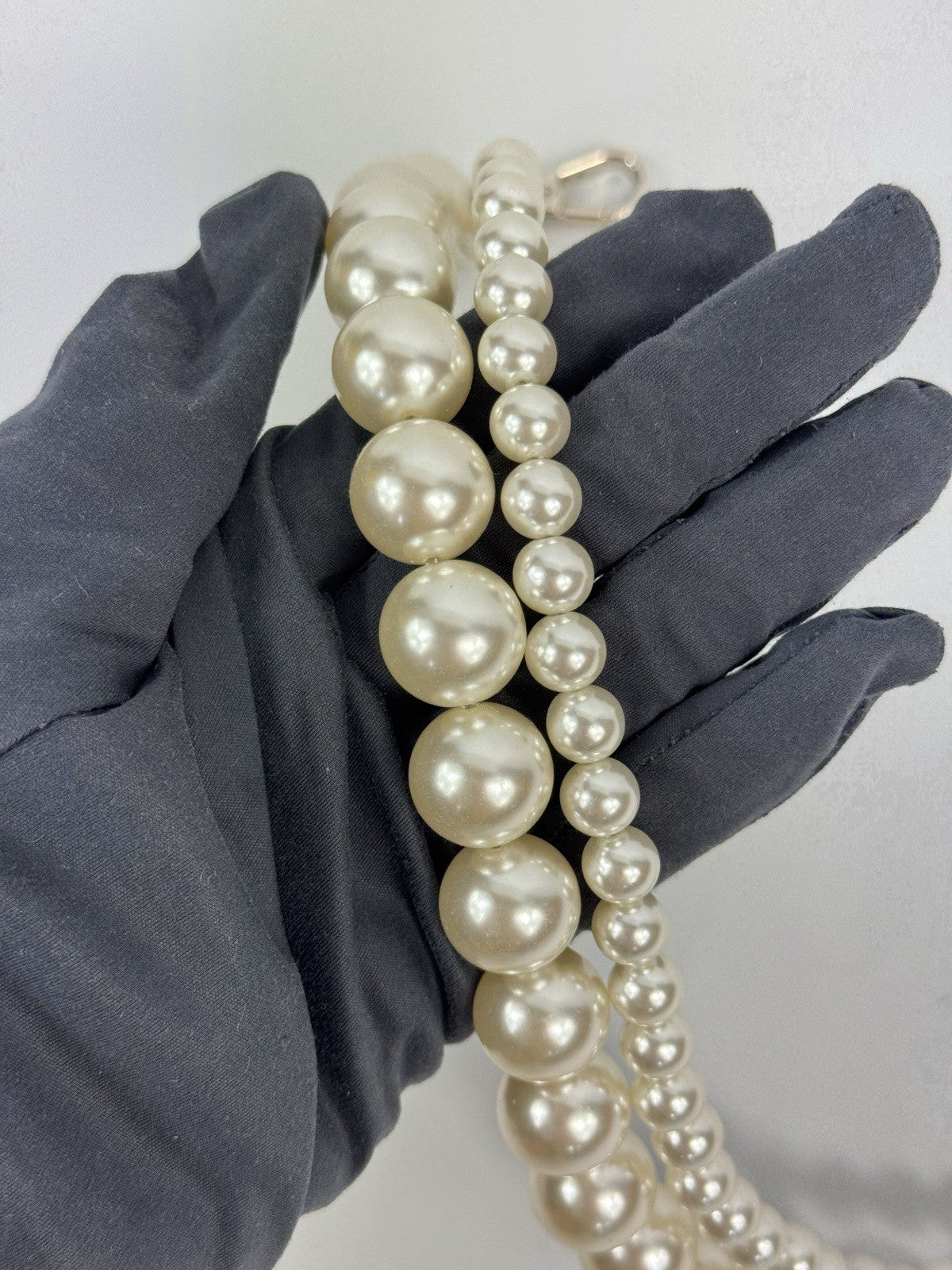 Simone Rocha Silver Tone Faux Pearl Bag Charm Strap, photo 3