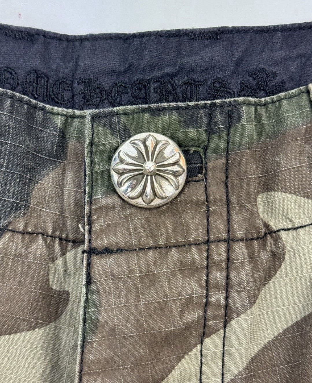 Chrome Hearts Camouflage Single Black Cross Silver Button Detailed Shorts, photo 5