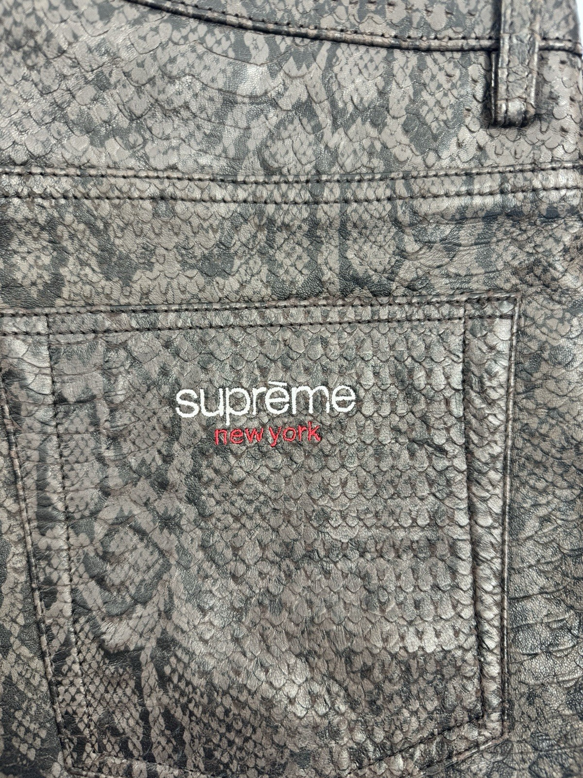 Supreme Baggy Lizard Print Leather Shorts, photo 4