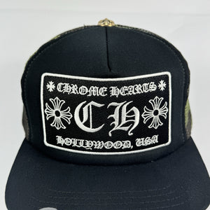 Chrome Hearts Logo Embroidered Camouflage Trucker Cap، الصورة 6