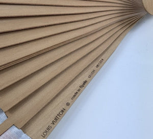 Louis Vuitton x Pharrell Williams Monogram Resort Print Folding Hand Fan، الصورة 5