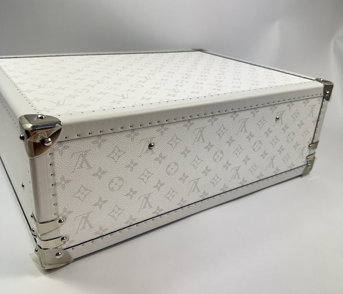 Louis Vuitton Bisten 50 Suitcase, photo 5