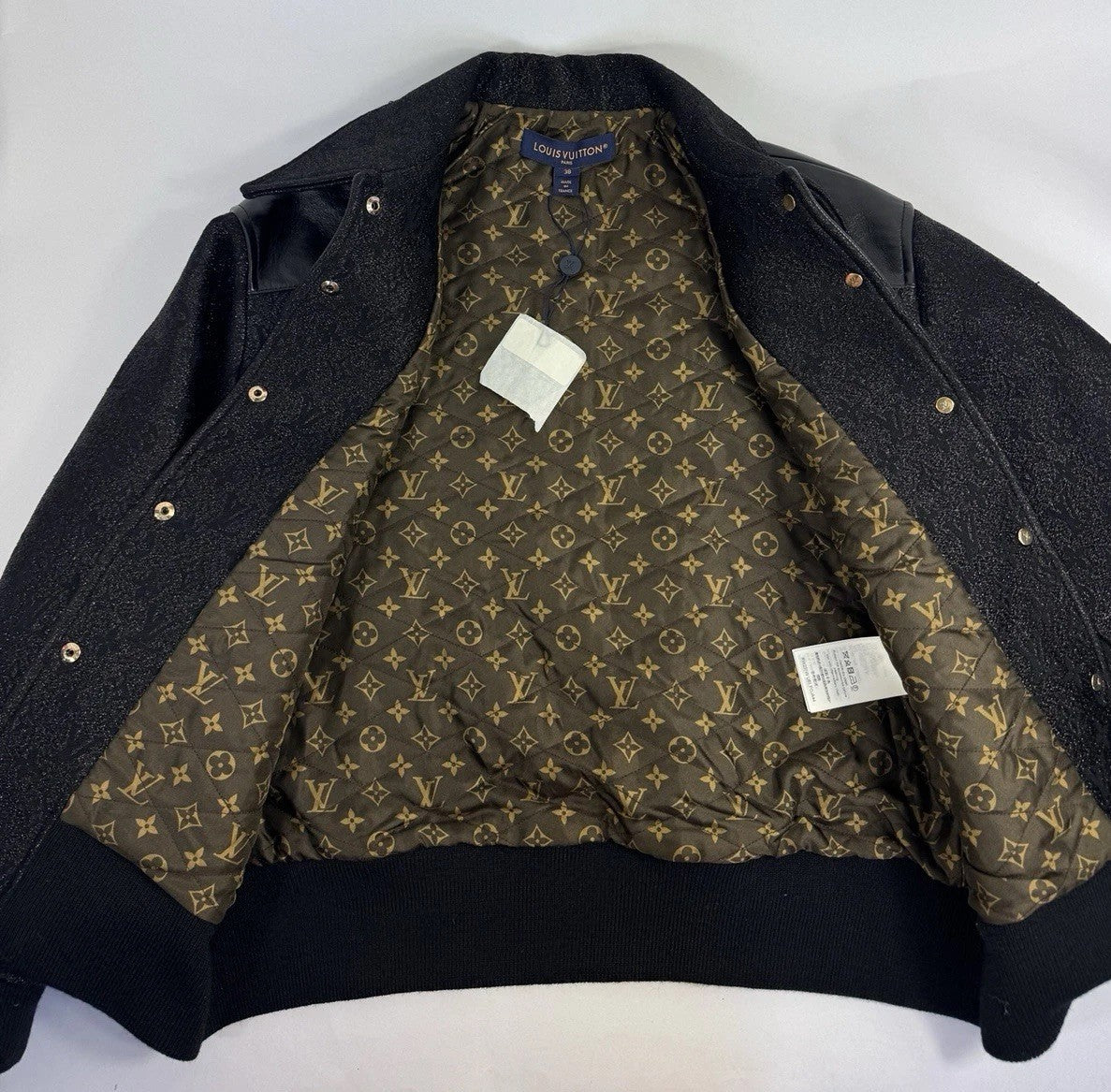 Louis Vuitton Glitter Monogram Bomber Jacket FW22/23, photo 3