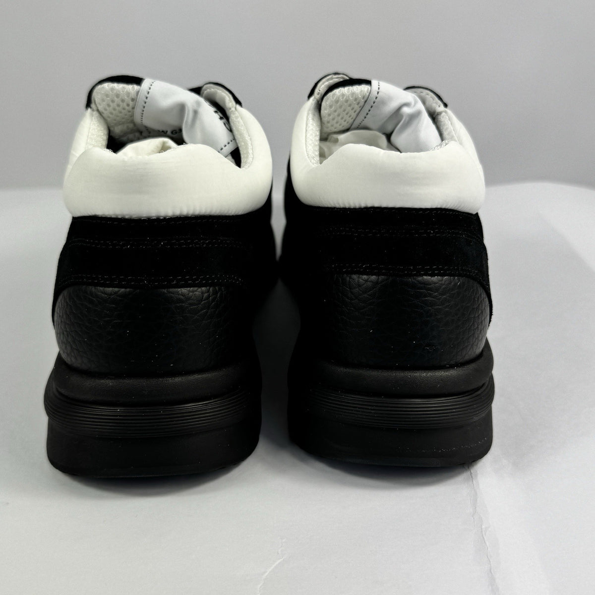 Chanel Classic Low Top Logo Sneakers, photo 3