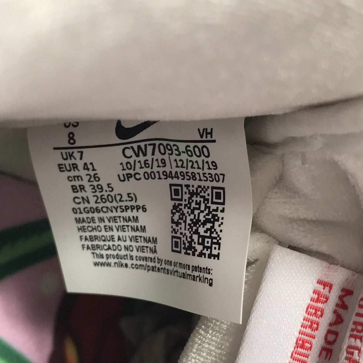 Nike SB Dunk High Strawberry Cough Trainers, photo 8