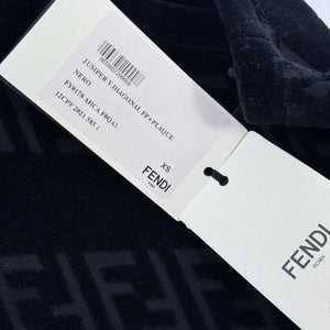 Fendi Logo Print Velvet Jumper &amp; Joggers Set، الصورة 11