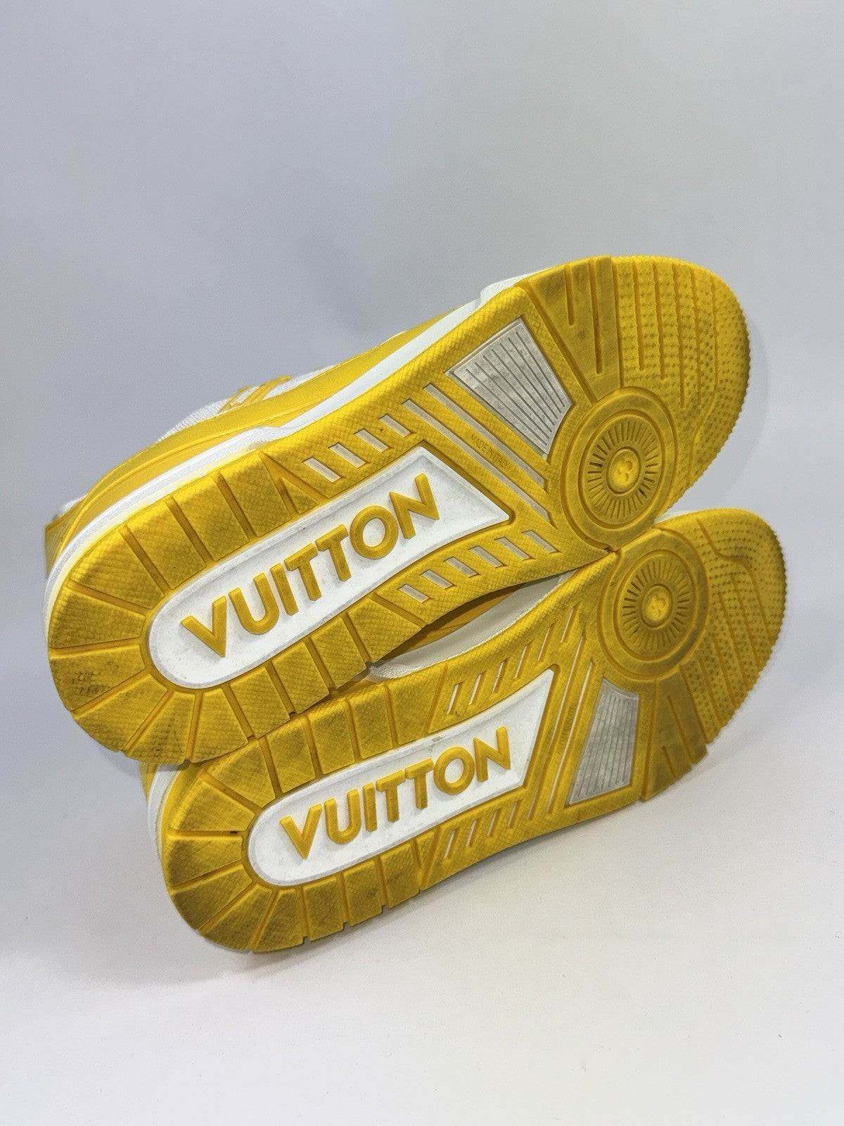 Louis Vuitton Classic Monogram Logo Sneakers, photo 4