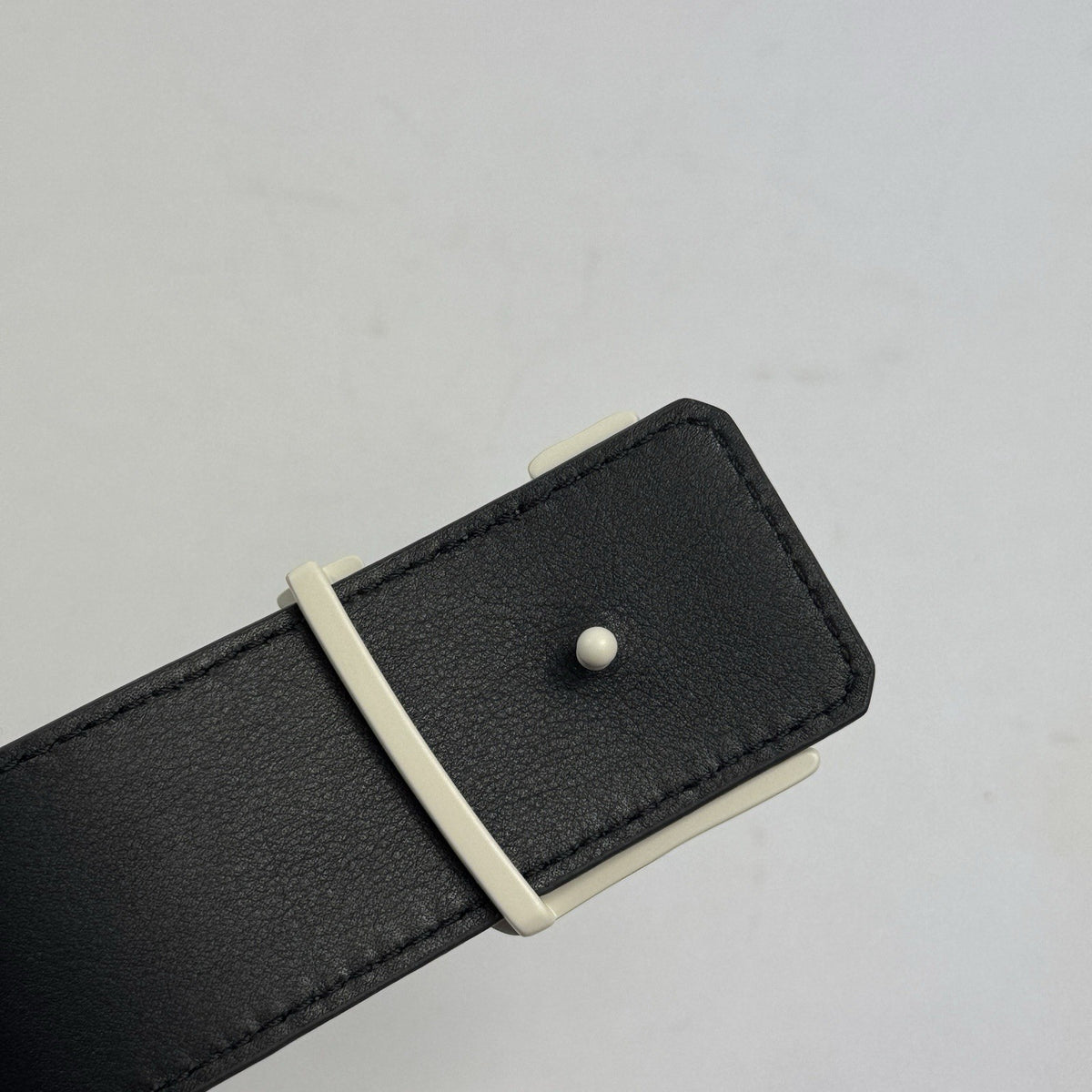 Louis Vuitton MP265V LV Shape 40mm Raffia Reversible Belt, photo 4