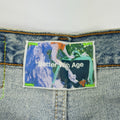 Better With Age Levi’s Harrison Triple Wide Denim Shorts، الصورة 5
