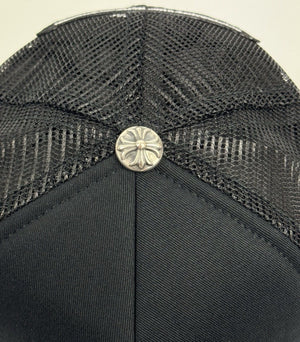 Chrome Hearts Leather Camo Cross Detailed Trucker Cap، الصورة 5