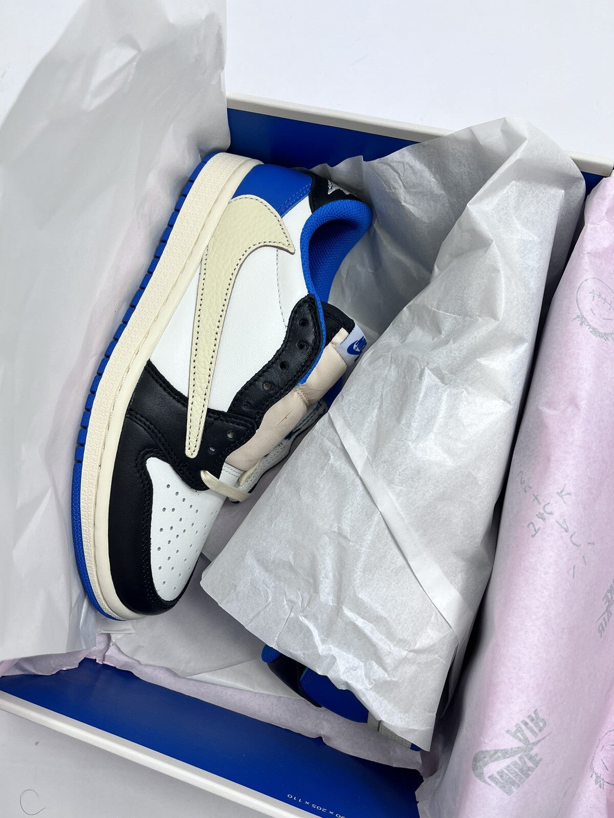Air Jordan 1 Low Fragment x Travis Scott Trainers, photo 6