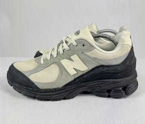 New Balance 2002R x The Basement Stone Grey Sneakers، الصورة 2
