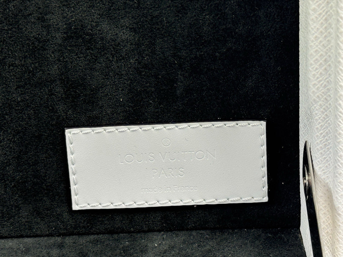 Louis Vuitton Bisten 50 Suitcase, photo 14