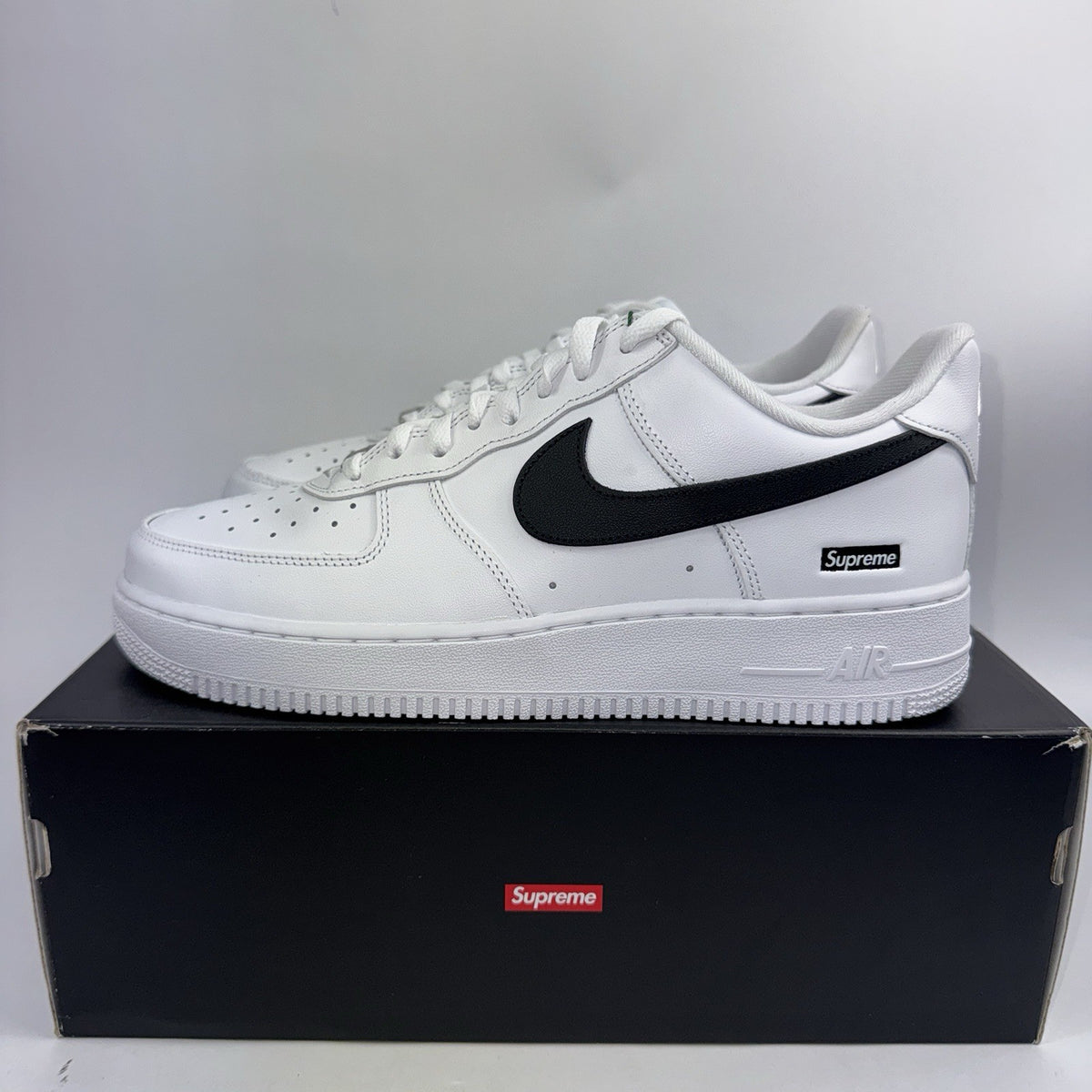 Nike Air Force 1 Low x Supreme Sneakers, photo 4