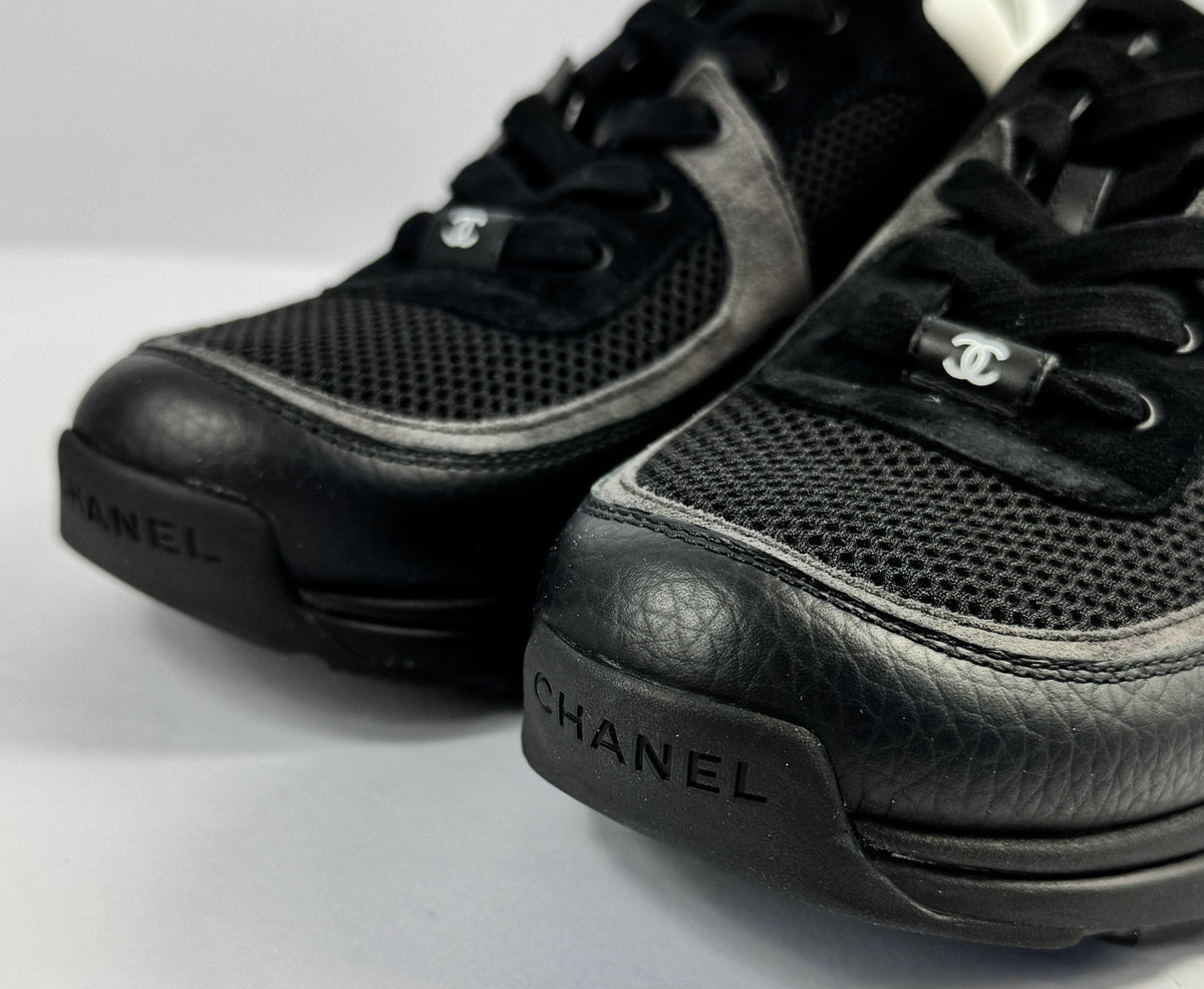 Chanel Classic Low Top Logo Sneakers, photo 5