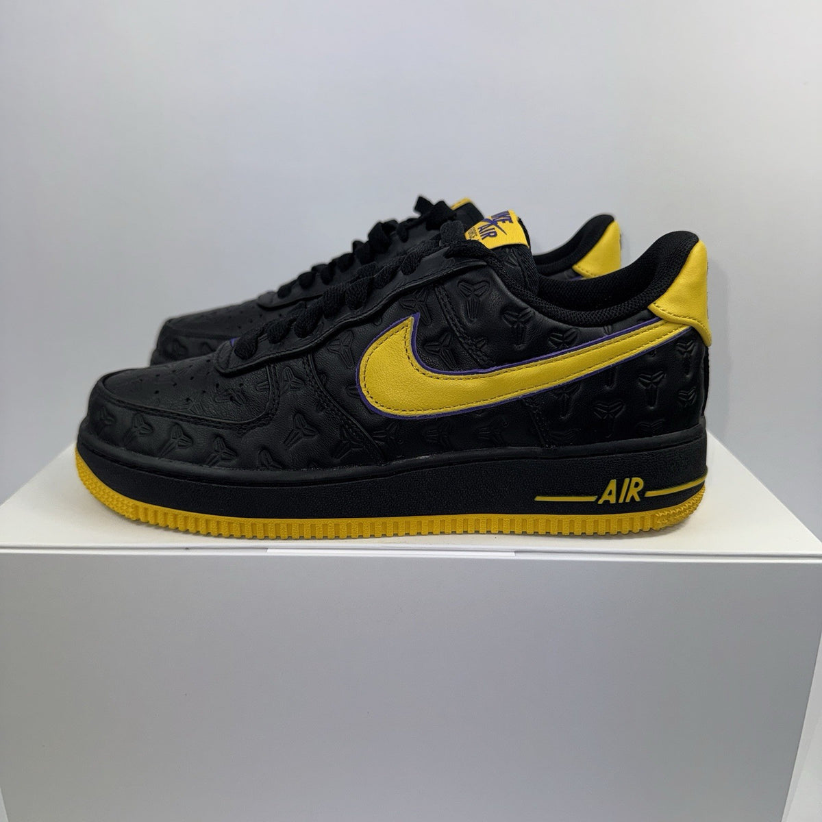 Nike Air Force 1 Kobe Bryant Lakers Away Sneakers, photo 4