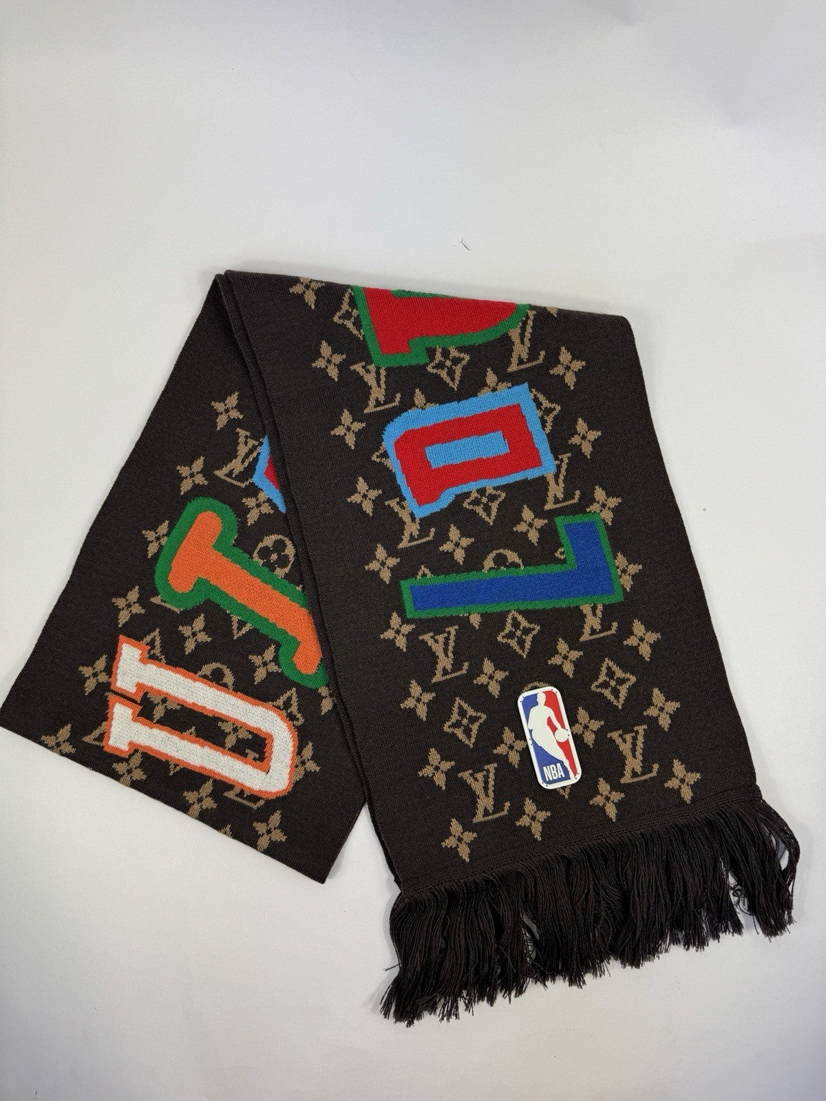 Louis Vuitton by Virgil Abloh x NBA Letter Large Scarf 2020/2021, photo 6