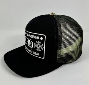 Chrome Hearts Logo Embroidered Camouflage Trucker Cap، الصورة 3