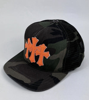 Chrome Hearts Orange Leather Cross Camouflage Trucker Cap، الصورة 3