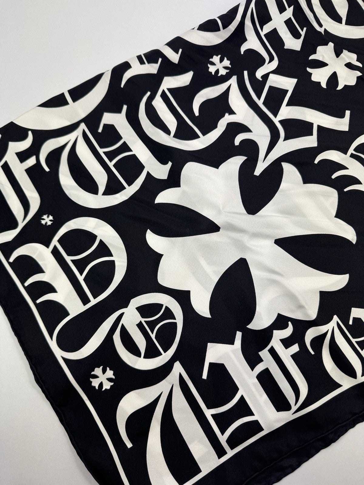 Chrome Hearts Logo Cross Print Silk Scarf 100 x 100cm, photo 2