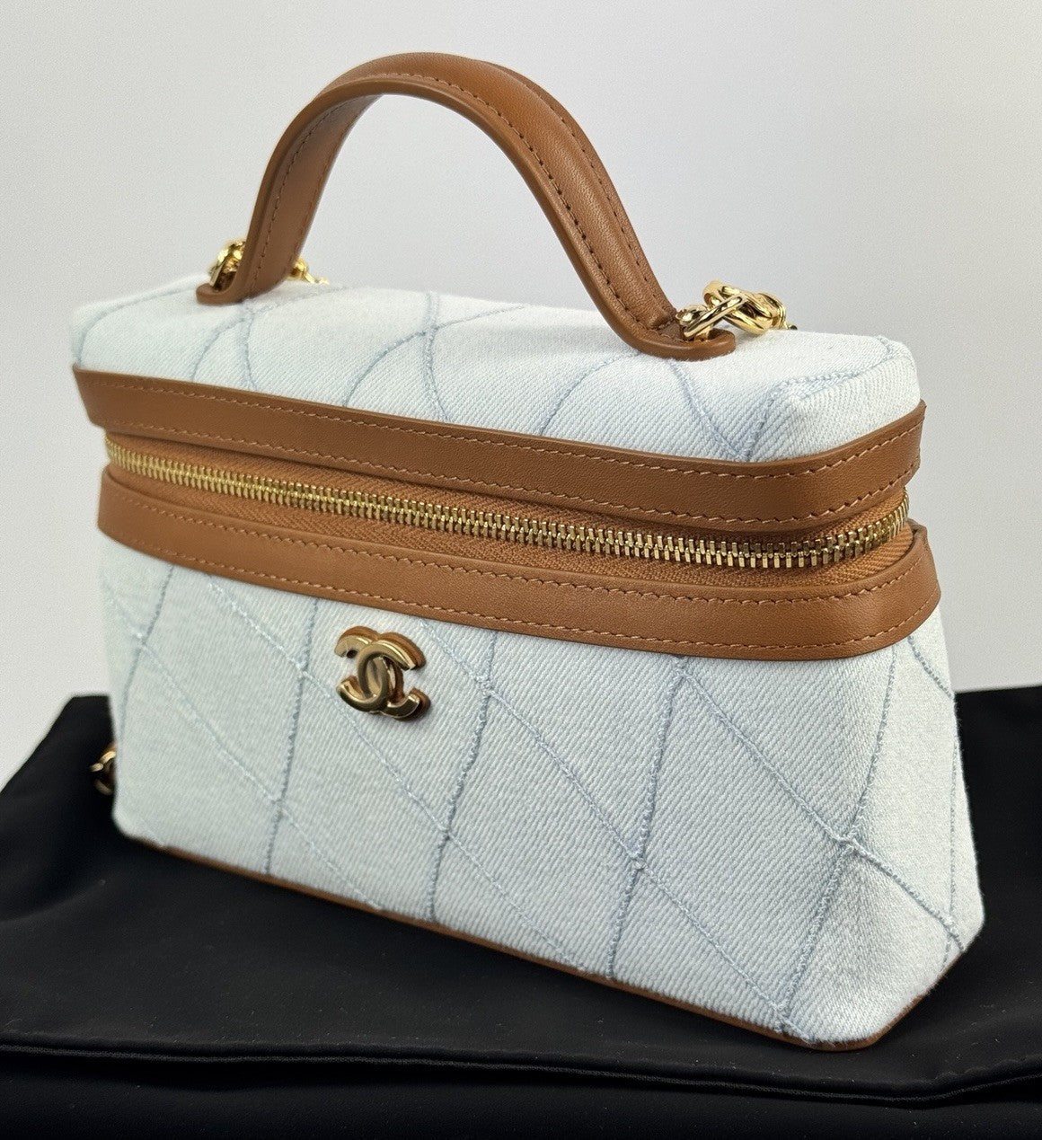 Chanel Coco Beach 2026 Small Denim Vanity Bag, photo 5