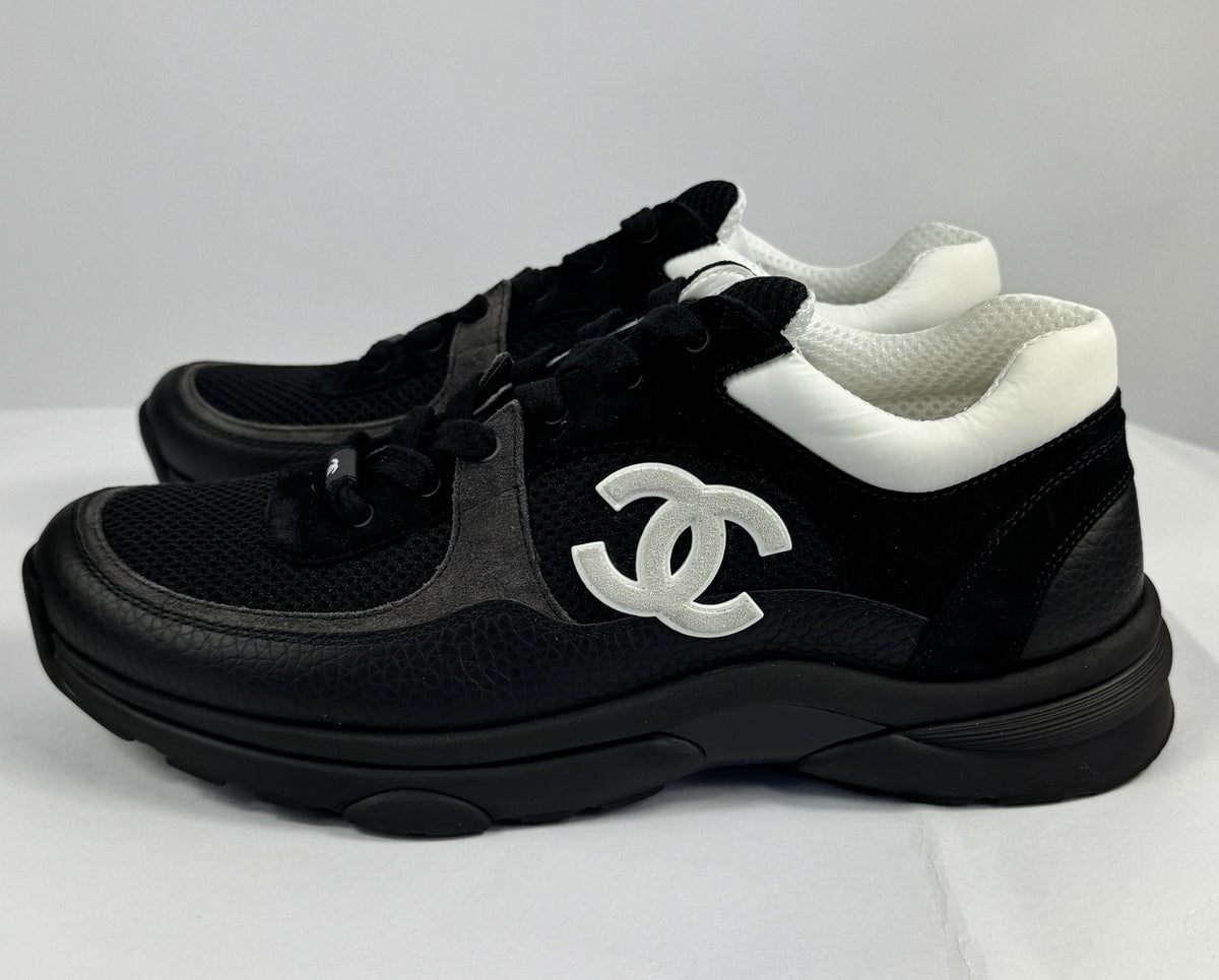 Chanel Classic Low Top Logo Sneakers, photo 4