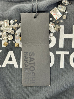 Satoshi Nakamoto Logo Print Embellished Jersey Hoodie، الصورة 8