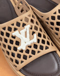 Louis Vuitton x Tyler The Creator LV Waffle Slip Ons، الصورة 8