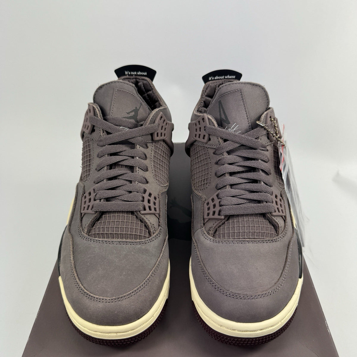 Air Jordan 4 Retro x A Ma Maniere SP Violet Ore Trainers, photo 3