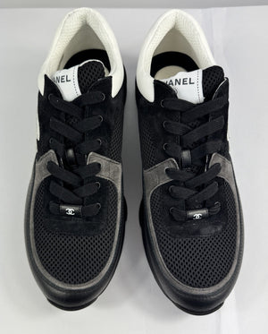 Chanel Classic Low Top Logo Sneakers, photo 2