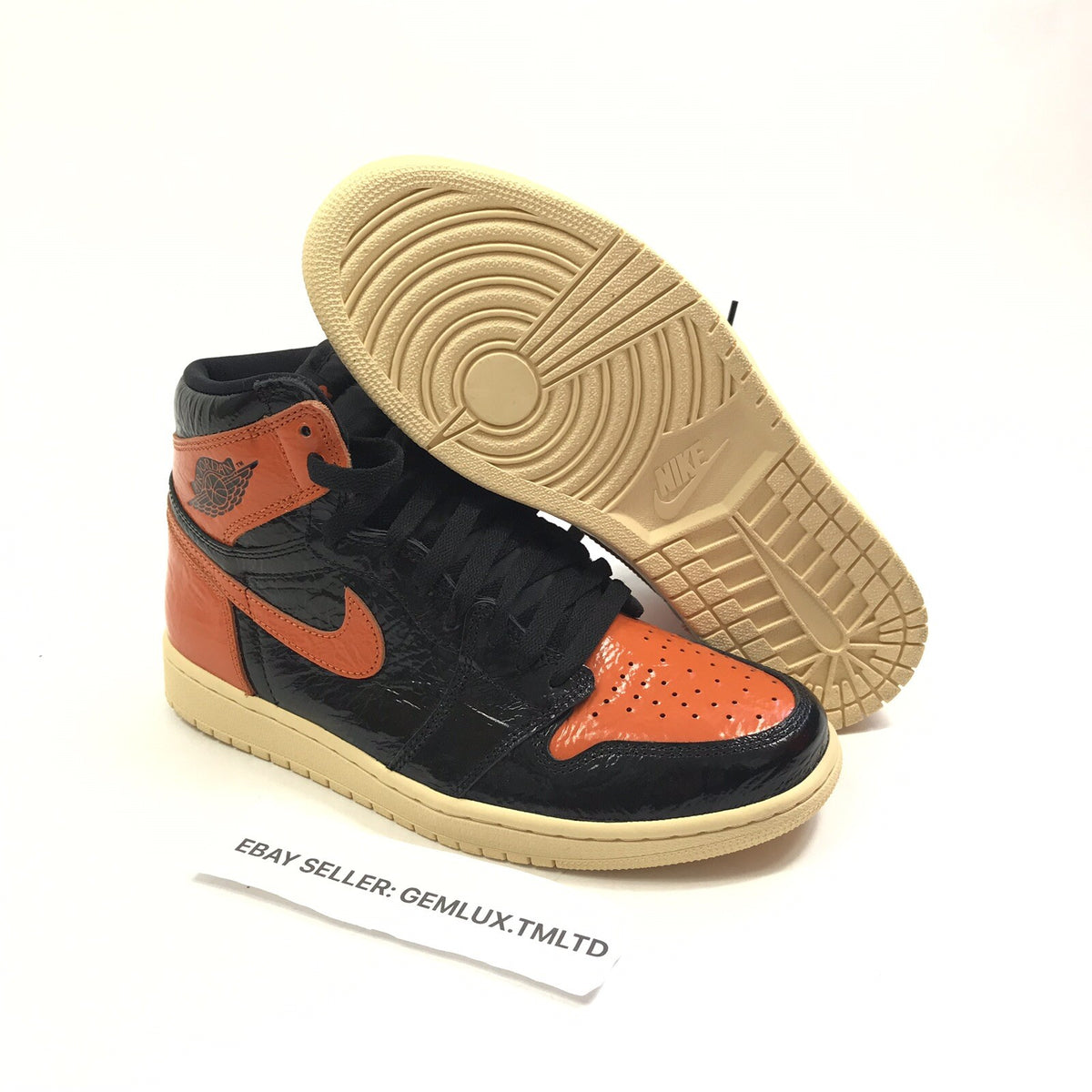 Nike Air Jordan 1 Retro High Black Orange Trainers, photo 3
