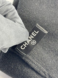 Chanel Cashmere Gold Logo Beanie، الصورة 5