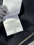 Bottega Venetaレザーディテール付きパファージャケット（写真11）