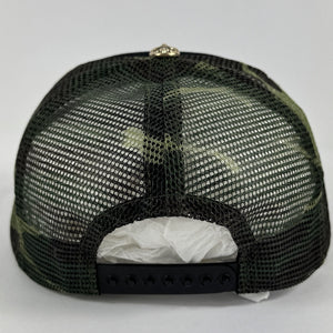 Chrome Hearts Logo Embroidered Camouflage Trucker Cap، الصورة 4