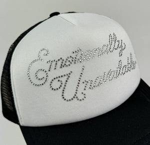 Emotionally Unavailable Crystal Trucker Cap، الصورة 2