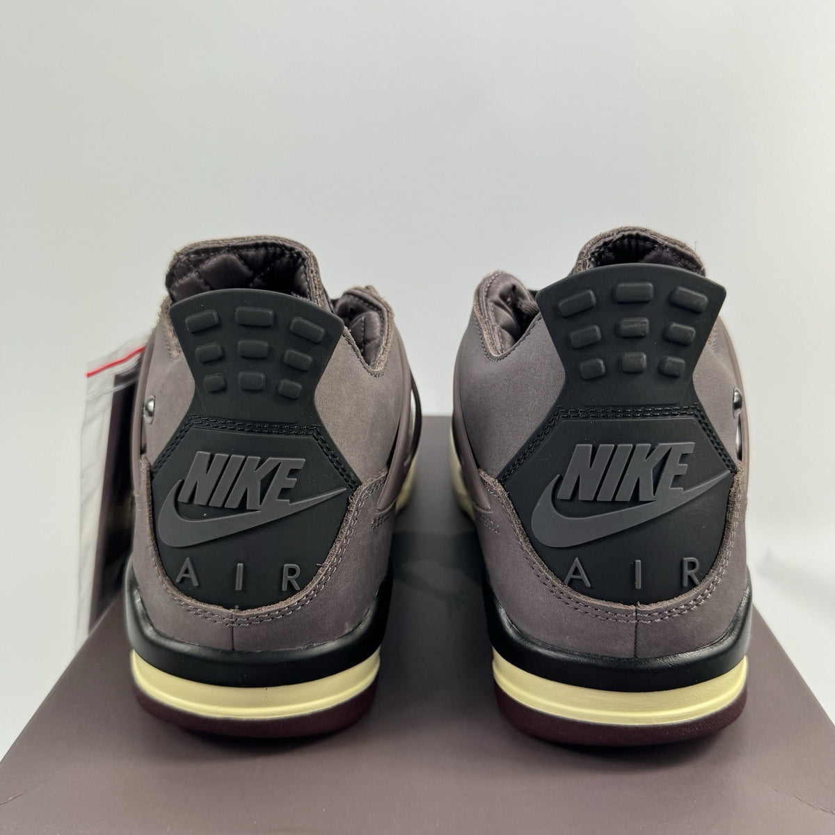 Air Jordan 4 Retro x A Ma Maniere SP Violet Ore Trainers, photo 7