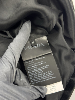 Pradaトライアングルロゴ ベルベットシャツ＆パンツ（写真9）
