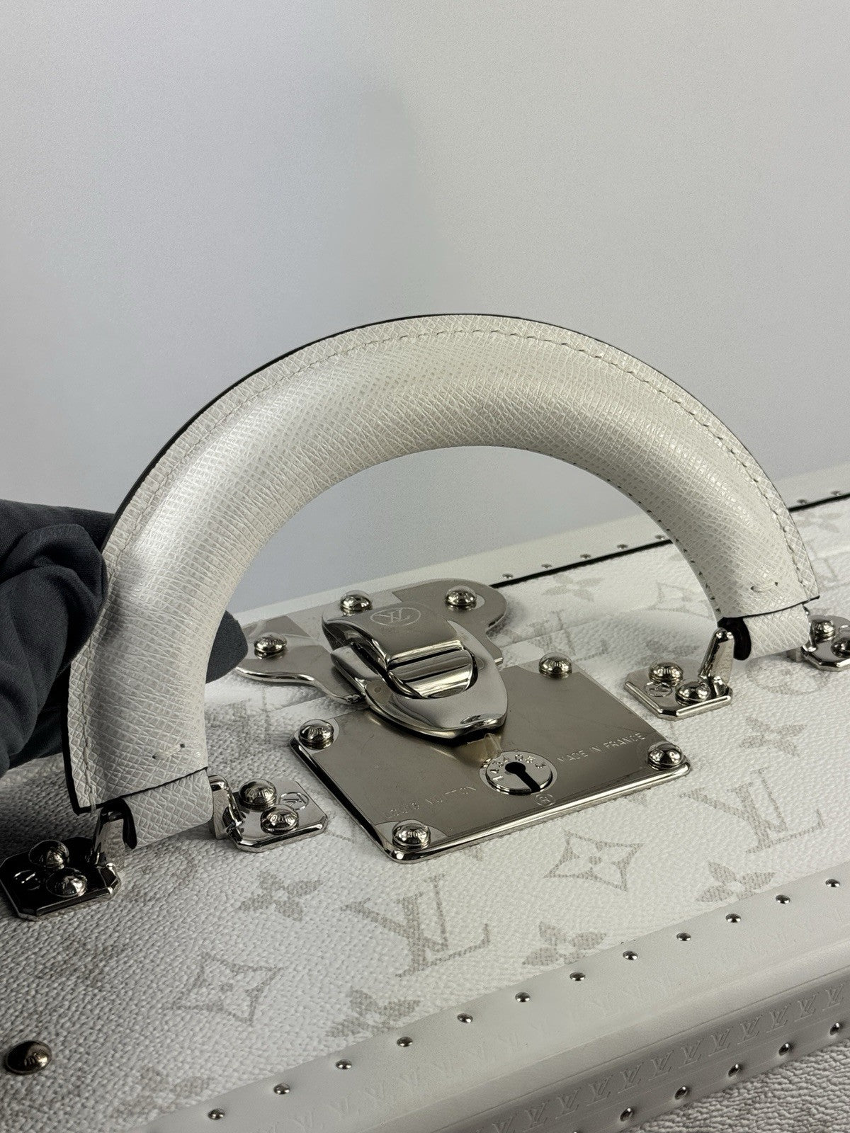 Louis Vuitton Bisten 50 Suitcase, photo 8
