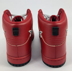 Nike SB Dunk x Oski ‘Red Shark’ Friends &amp; Family Sneakers، الصورة 3