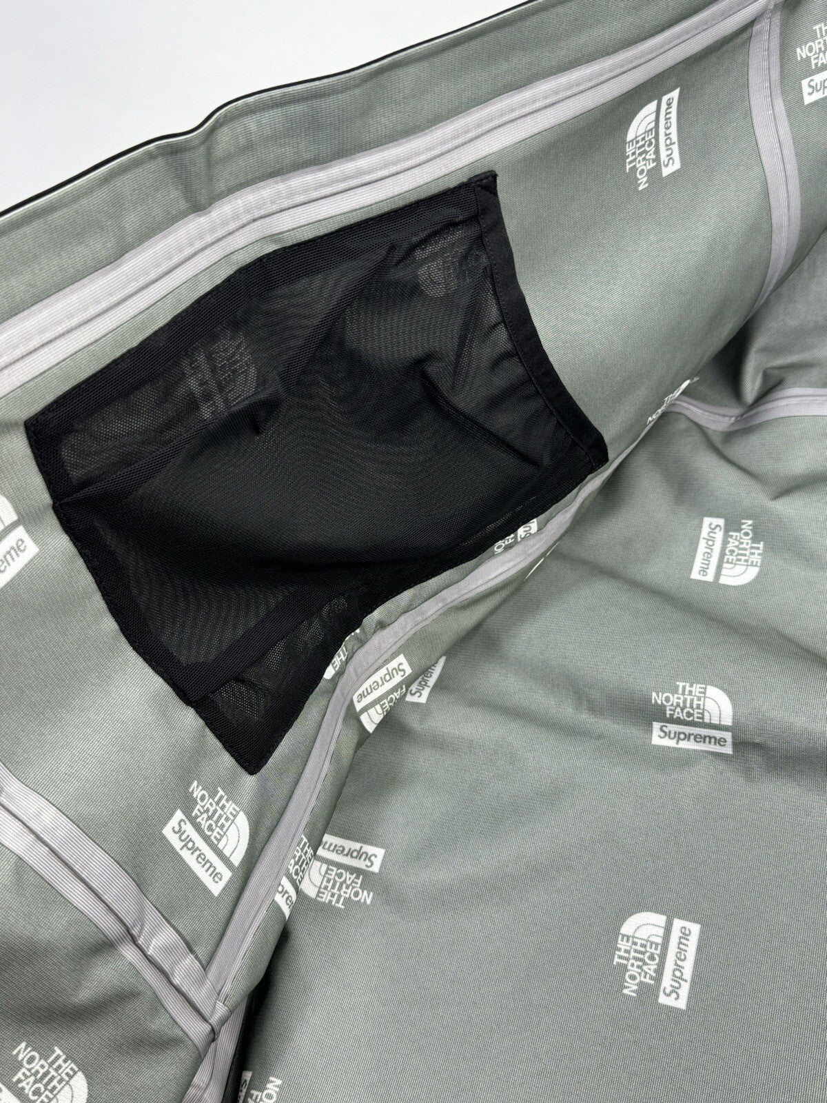 Supreme x the North Face Zip Split Wind Breaker Jacket, photo 7