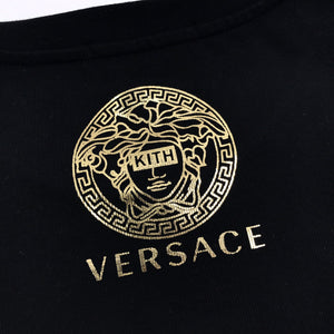Versace x Kith Black Embroidered Donatella Medusa T-Shirt（写真5）
